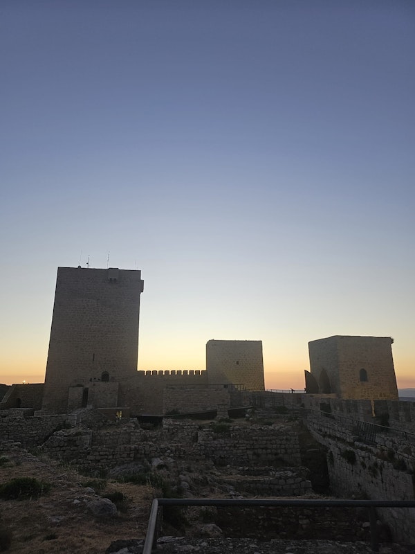 Día en familia: Visita al Castillo de Santa Catalina y recorrido por la muralla - Lagarto Tours